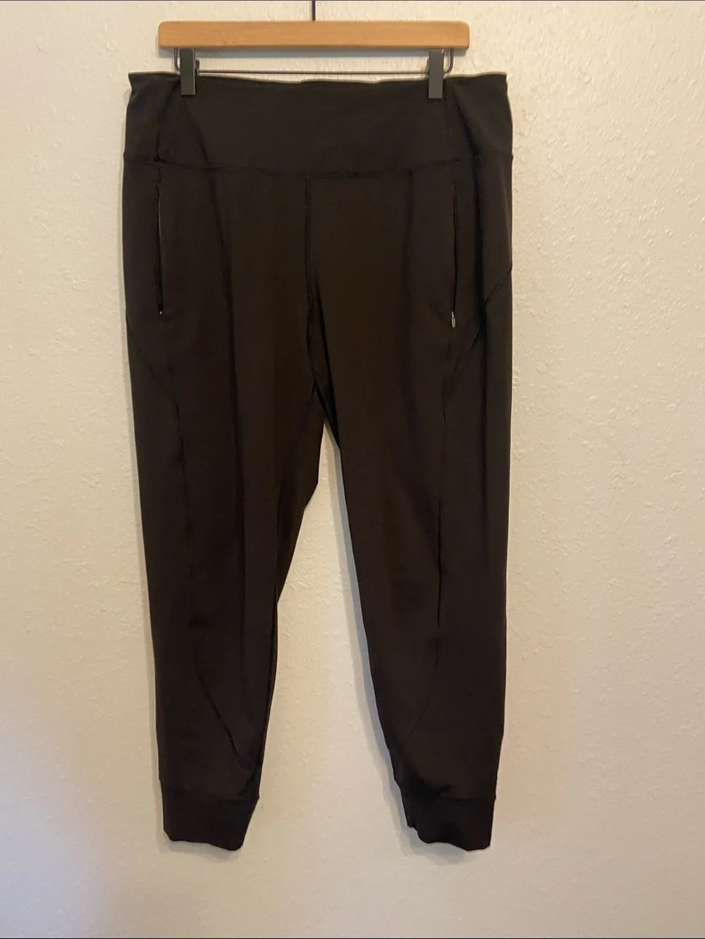 Athleta Black Rainier Jogger Pants Size Large